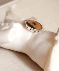 Alternative view of Pingente Oculum