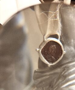 Alternative view of Pingente Honorivs